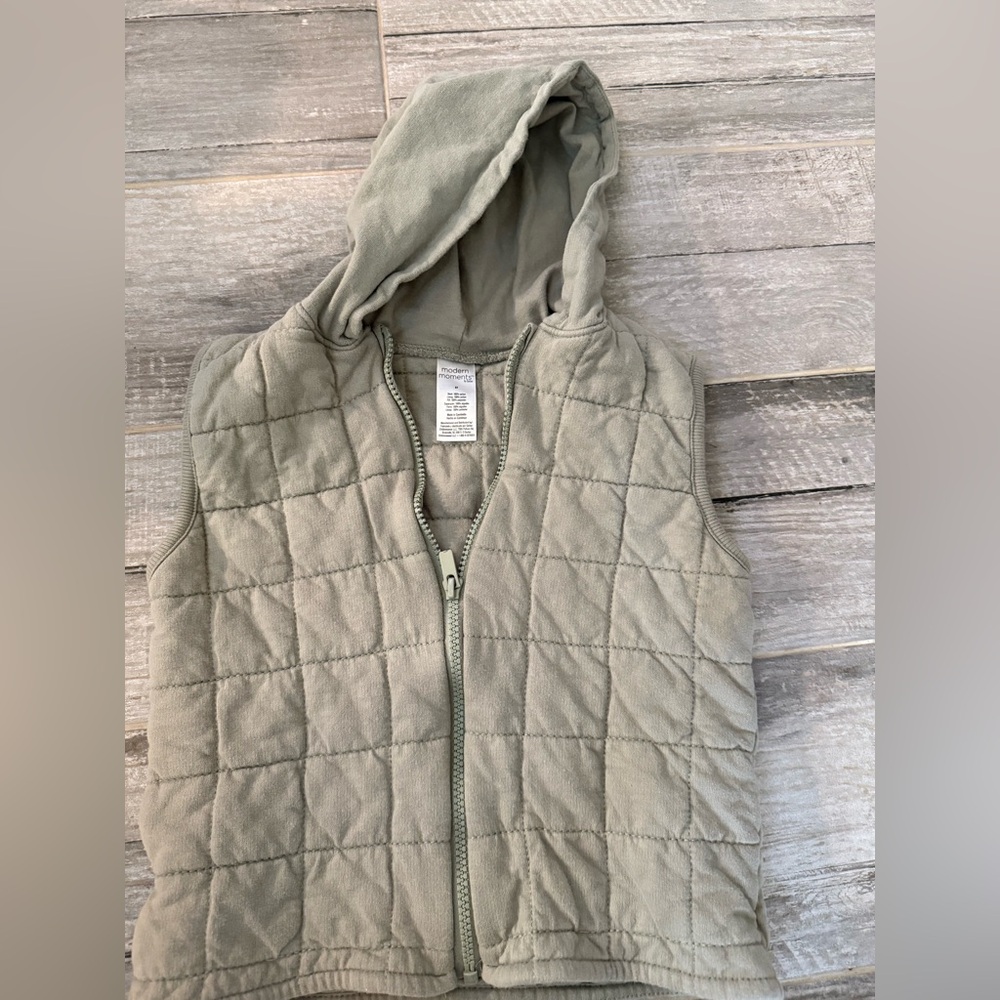 Modern Moments by Gerber Toddler Zip-Up vest.  SZ 5T Never worn